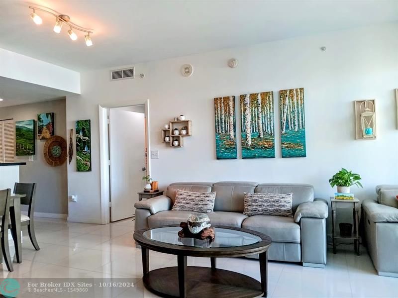 Image 10 of 27 For 244 Biscayne Blvd  1510