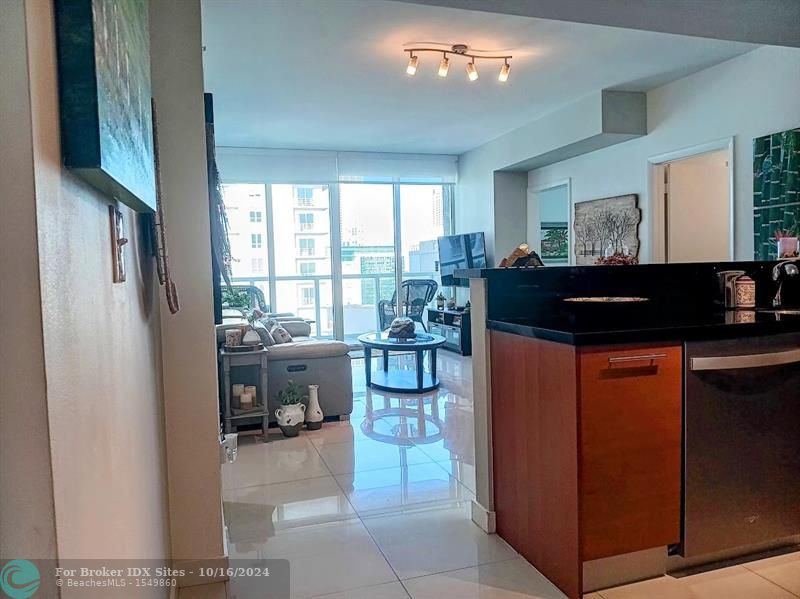 Image 7 of 27 For 244 Biscayne Blvd  1510