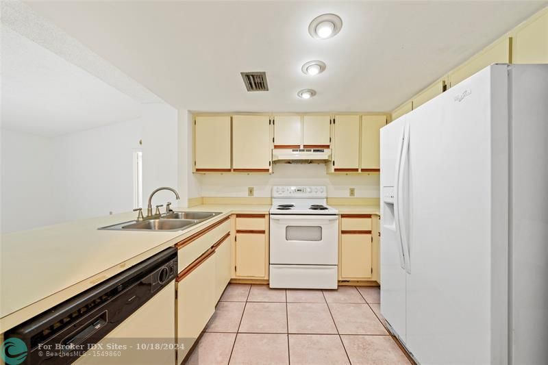 Image 7 of 20 For 401 10th St  207b