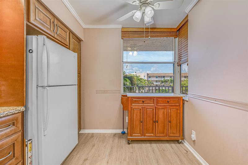 Image 5 of 41 For 2524 Nw 104th Ave  307