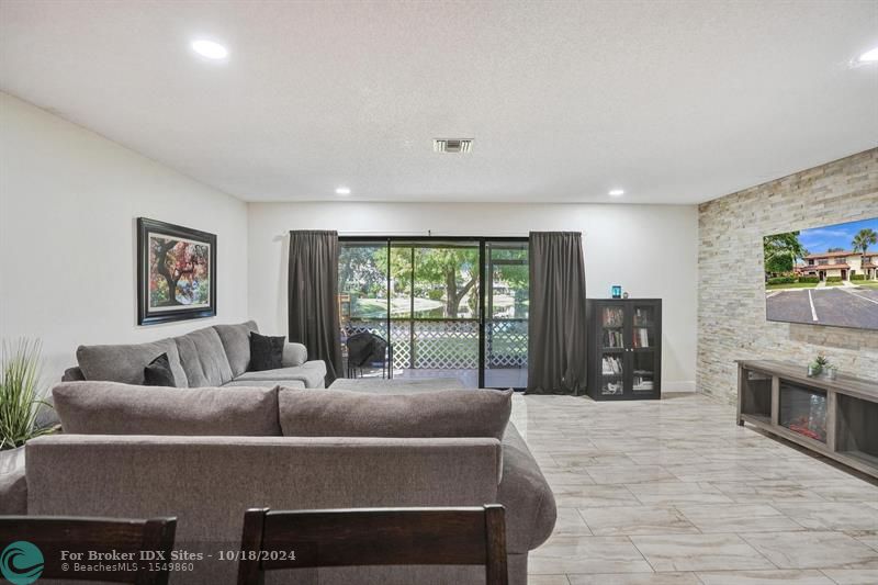 Image 18 of 26 For 4338 Carambola Cir  4338