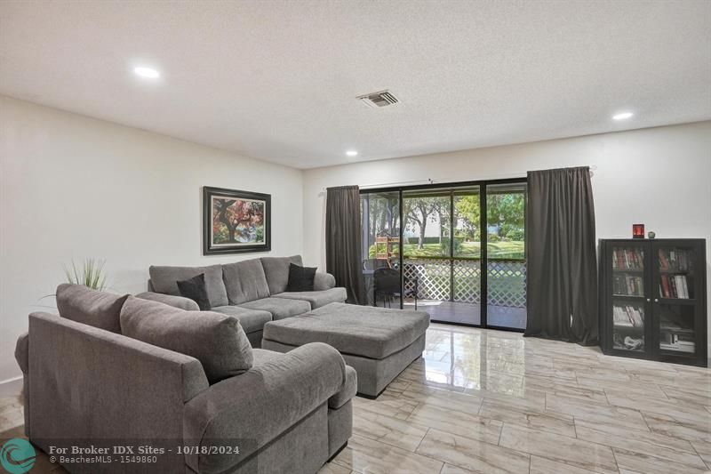 Image 19 of 26 For 4338 Carambola Cir  4338