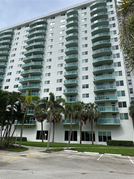 Image 2 of 11 For 19380 Collins Ave  1610