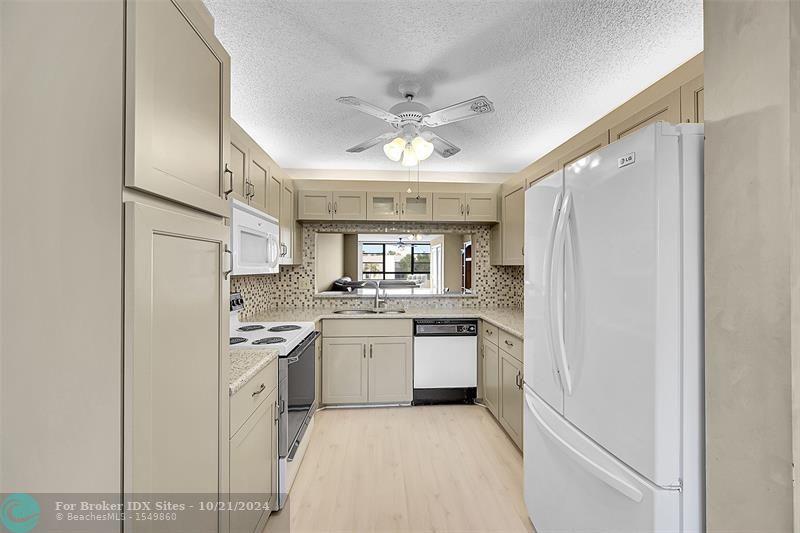 Image 10 of 39 For 10556 Clairmont Cir  309