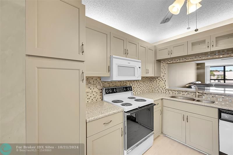 Image 11 of 39 For 10556 Clairmont Cir  309