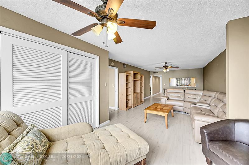 Image 18 of 39 For 10556 Clairmont Cir  309