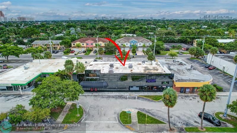 Image 2 of 13 For 2666 Oakland Park Blvd