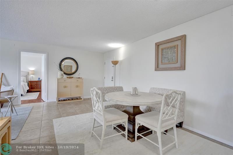 Image 11 of 53 For 2841 Ocean Blvd  303