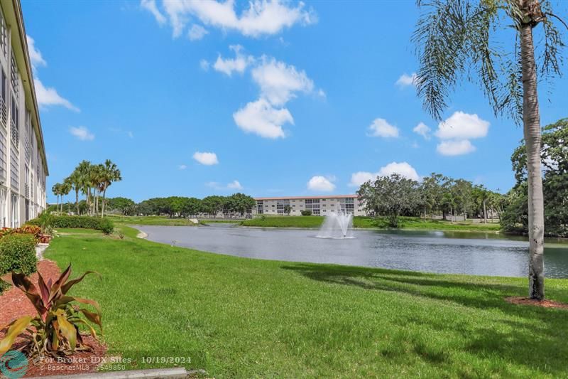 Image 31 of 32 For 4301 Martinique Cir  M1