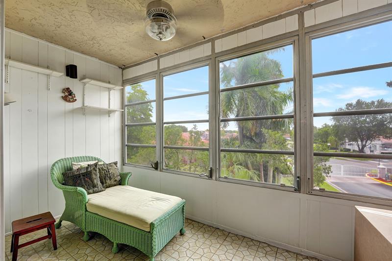 Image 23 of 39 For 2571 Aragon Blvd  322