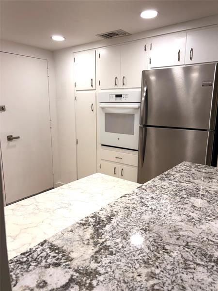 Image 14 of 32 For 3700 Galt Ocean Dr  1412