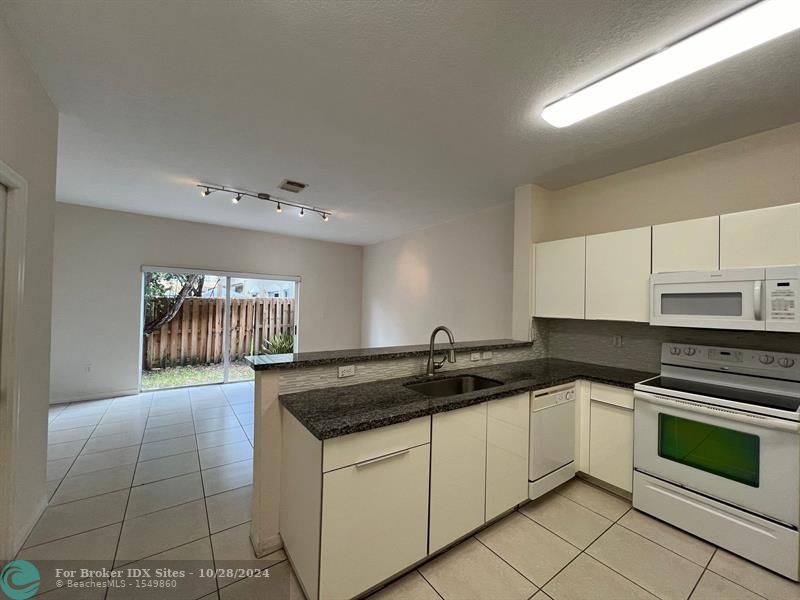 Details for 8305 108th Ave Unit 4, Doral, FL 33178