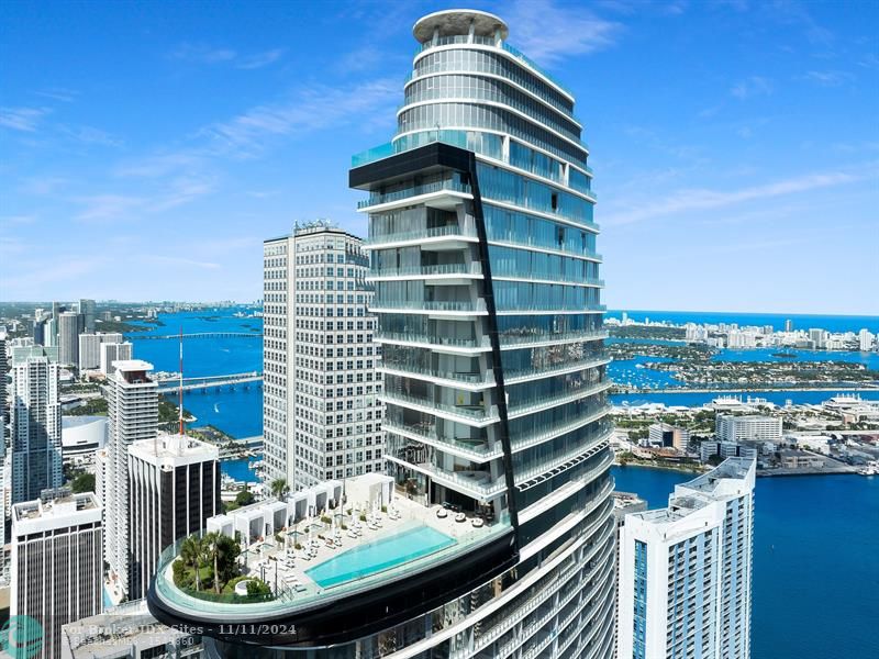 Image 3 of 39 For 300 Biscayne Blvd Way  2306