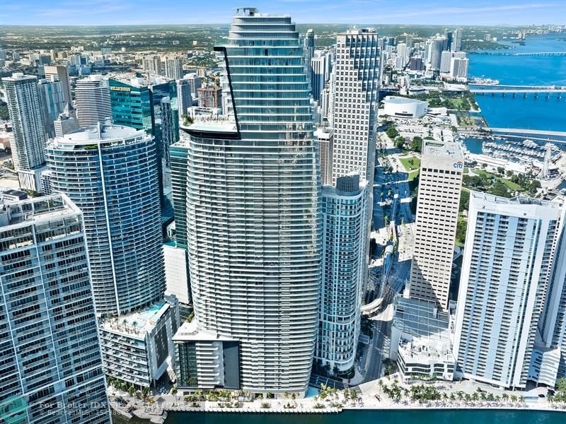 Image 31 of 39 For 300 Biscayne Blvd Way  2306