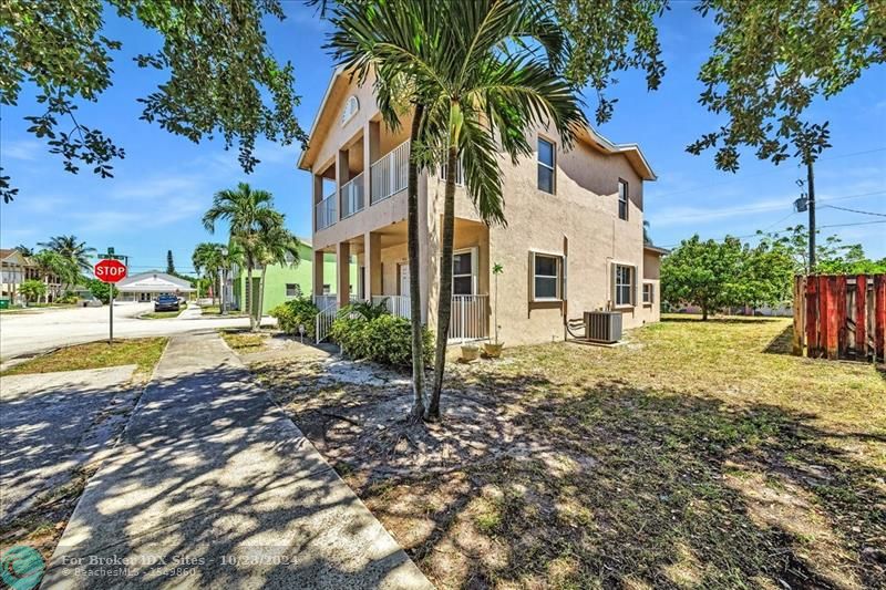 Details for 5610 43rd St, Davie, FL 33314