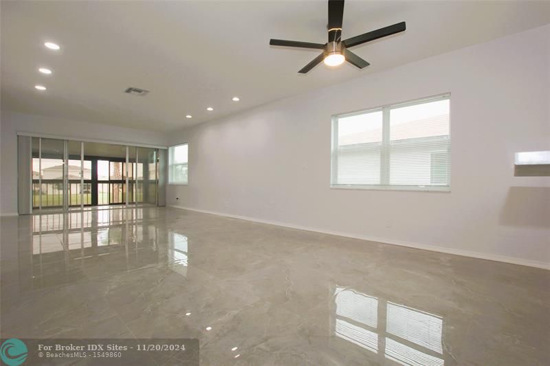 Image 32 of 65 For 13749 Date Palm Ct  D