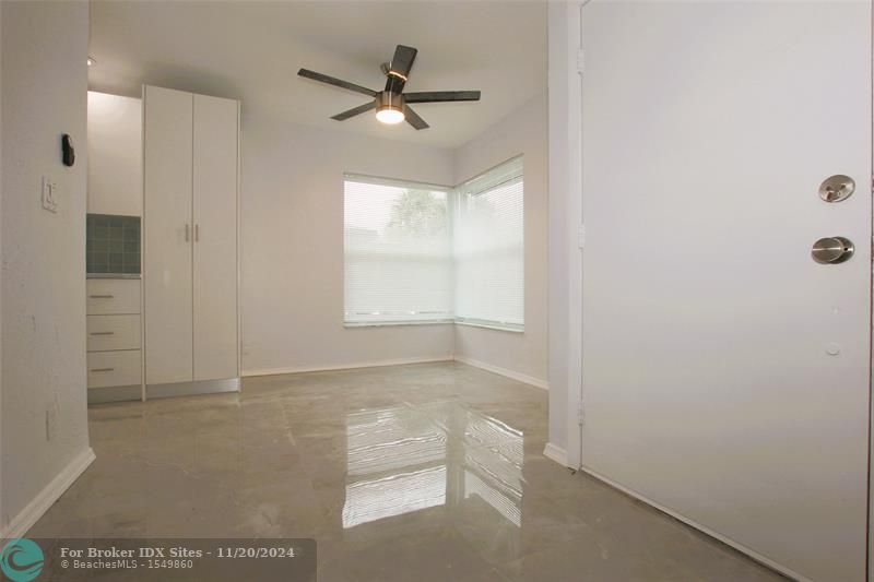 Image 8 of 65 For 13749 Date Palm Ct  D