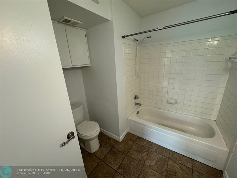 Image 11 of 13 For 2400 33rd St  1114