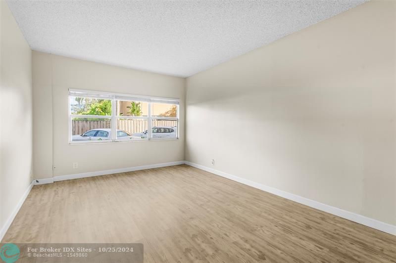 Image 15 of 19 For 2555 11th St  108