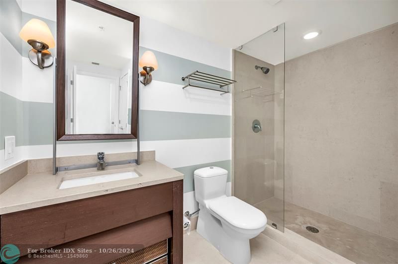 Image 17 of 22 For 6899 Collins Ave  2707