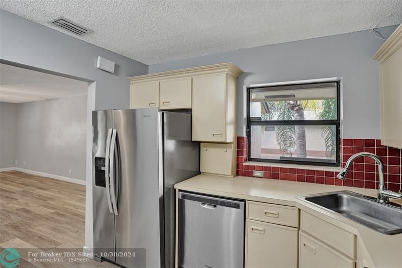 Image 19 of 50 For 2570 Carambola Cir  18572