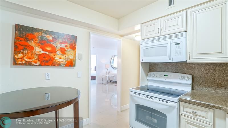 Image 11 of 22 For 5225 Collins Ave  1417