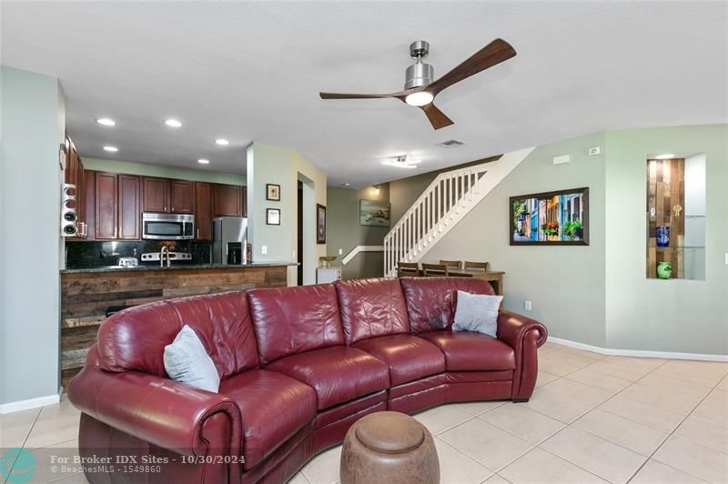 Image 11 of 50 For 4751 Grand Cypress Cir N