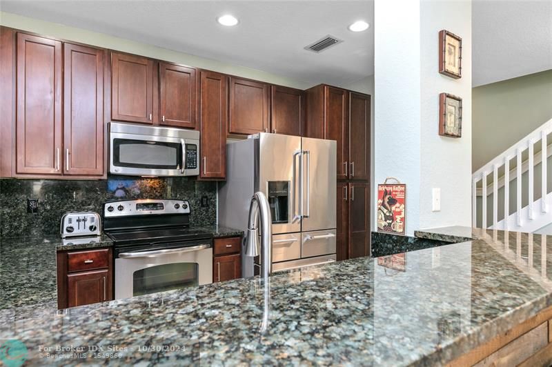 Image 19 of 50 For 4751 Grand Cypress Cir N