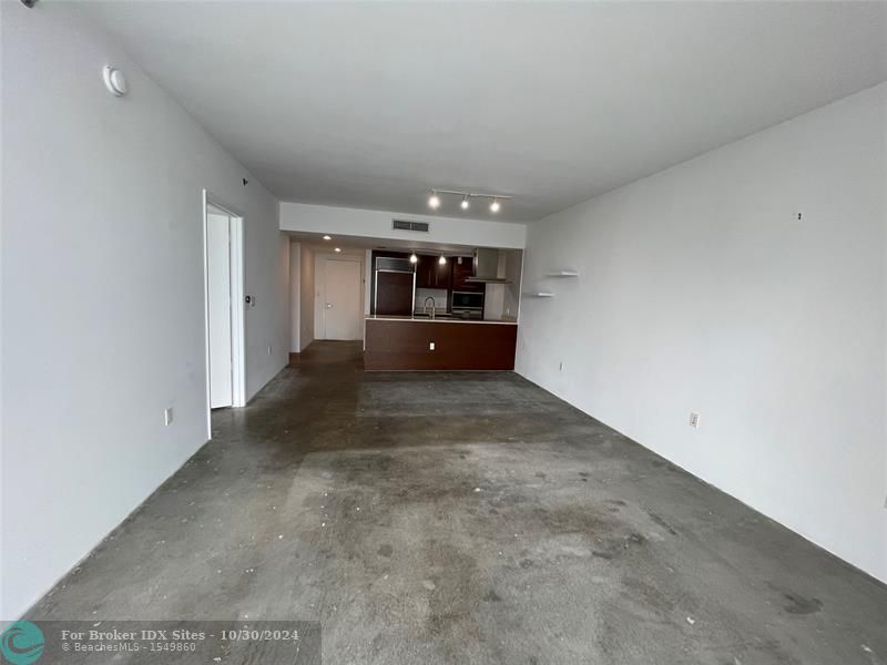 Image 10 of 29 For 495 Brickell Ave  4407