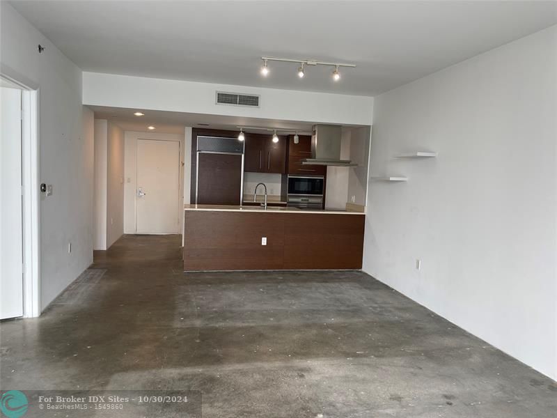 Image 11 of 29 For 495 Brickell Ave  4407