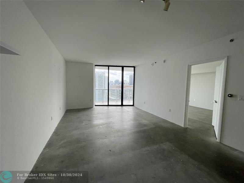 Image 15 of 29 For 495 Brickell Ave  4407