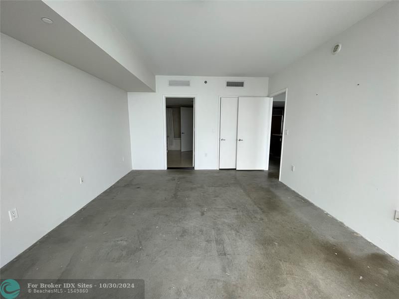 Image 22 of 29 For 495 Brickell Ave  4407