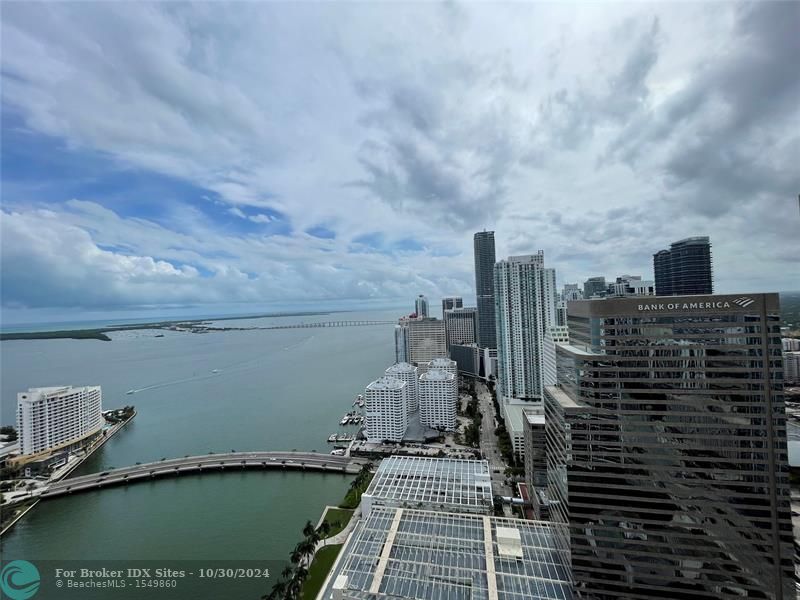 Image 25 of 29 For 495 Brickell Ave  4407