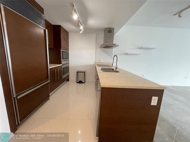 Image 9 of 29 For 495 Brickell Ave  4407