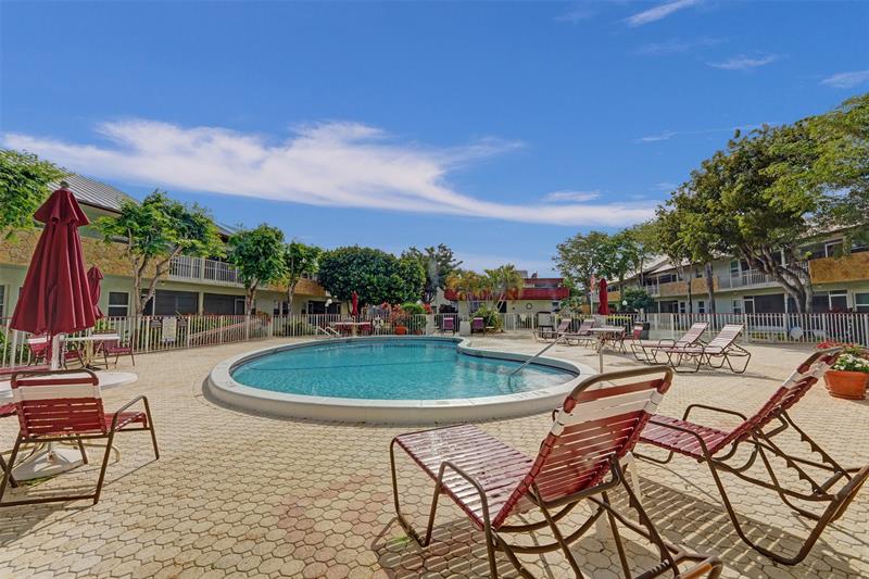Image 15 of 65 For 860 6th Ave  402
