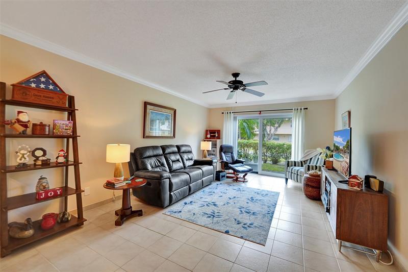 Image 25 of 65 For 860 6th Ave  402