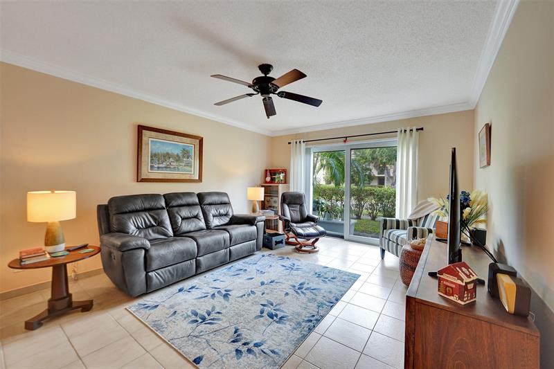 Image 26 of 65 For 860 6th Ave  402