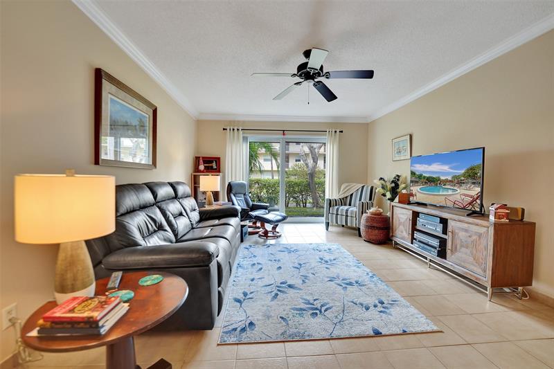 Image 32 of 65 For 860 6th Ave  402
