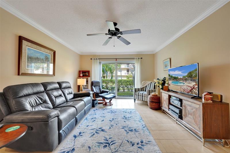 Image 33 of 65 For 860 6th Ave  402