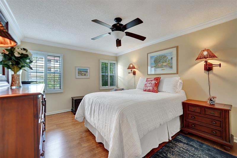 Image 35 of 65 For 860 6th Ave  402