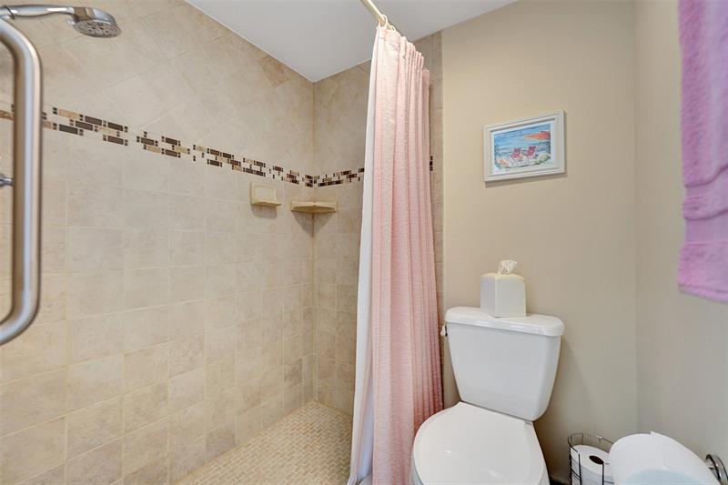 Image 42 of 65 For 860 6th Ave  402
