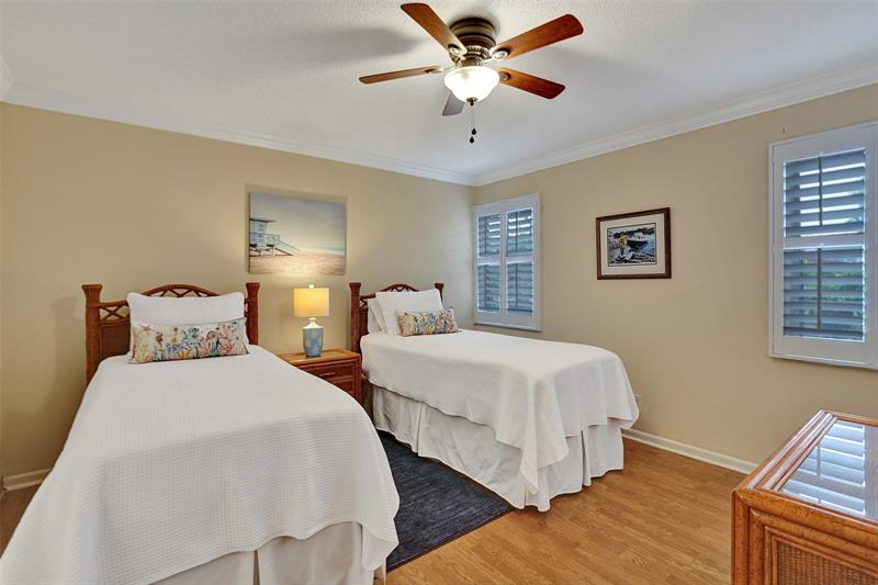 Image 47 of 65 For 860 6th Ave  402