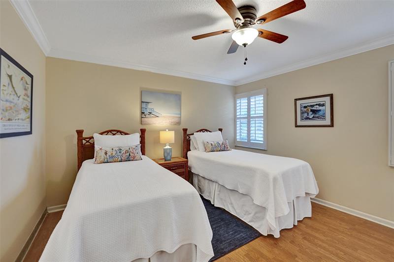 Image 48 of 65 For 860 6th Ave  402