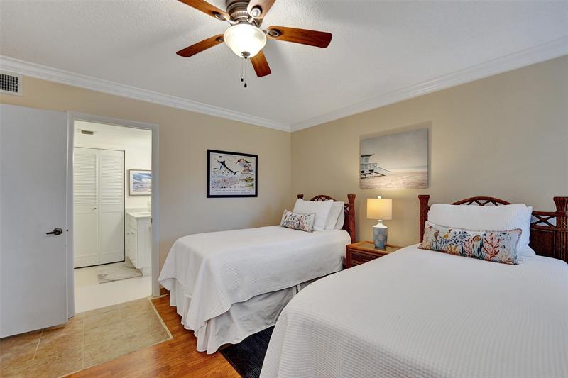 Image 49 of 65 For 860 6th Ave  402