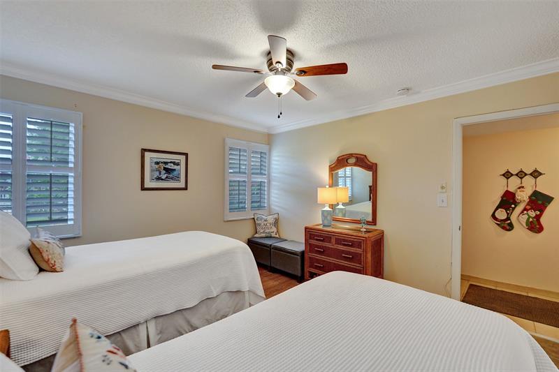 Image 50 of 65 For 860 6th Ave  402