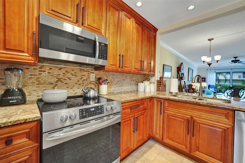 Image 59 of 65 For 860 6th Ave  402