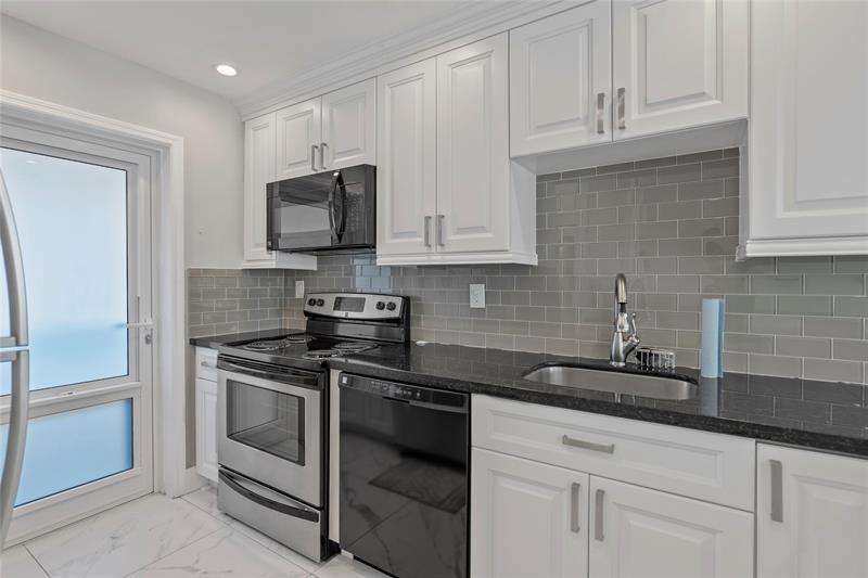 Image 22 of 32 For 700 Pine Drive  308