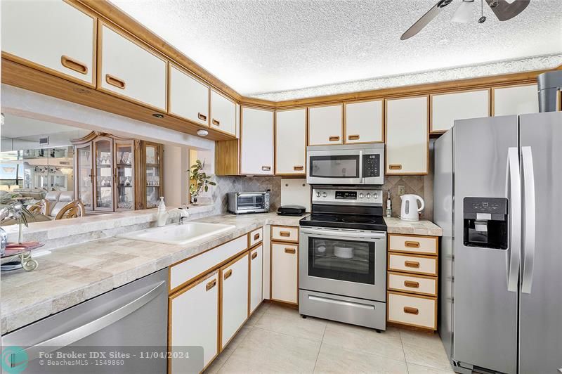 Image 11 of 52 For 2768 Carambola Cir  505