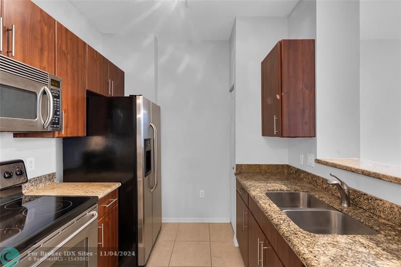 Image 10 of 39 For 2401 65th St  110