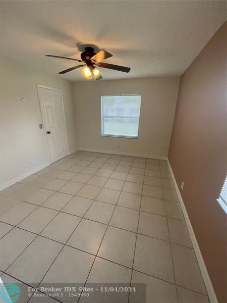 Image 13 of 15 For 6832 Palmetto Cir  206